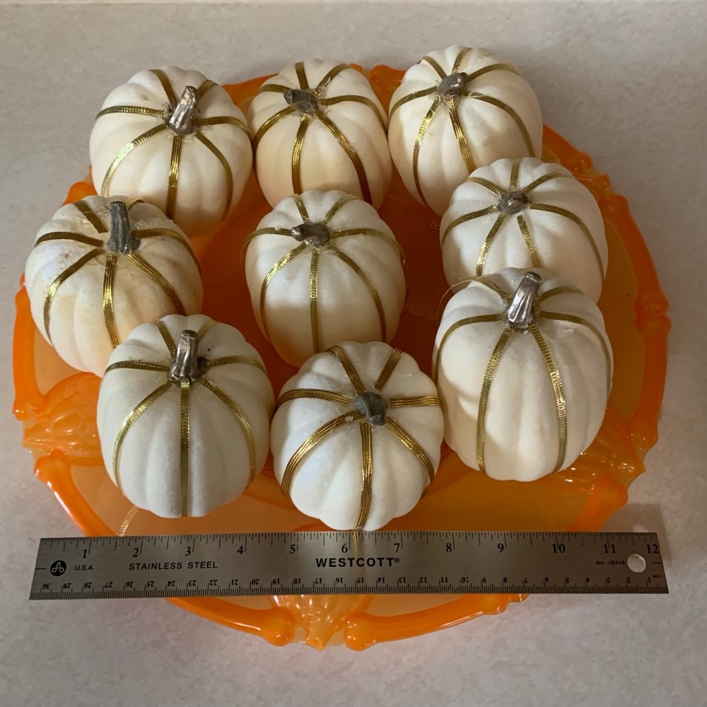 Cream Pumpkins w/Gold Ribbing - Picture 2 of 3